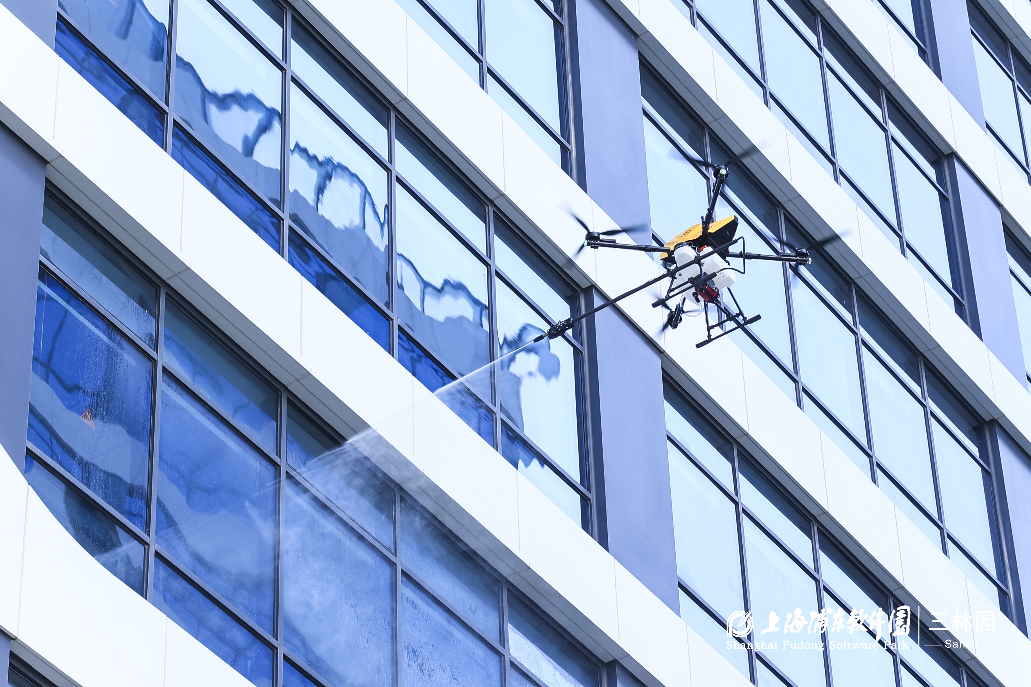 Team Successfully Demonstrates Automated Drone Building Cleaning at Shanghai Pudong Software Park